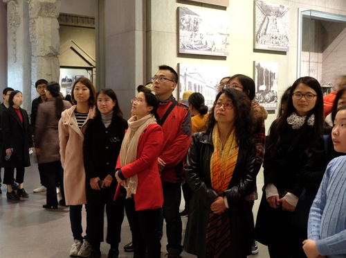 语科院师生党员参观中 语科院师生党员参观中