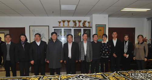 与阿拉伯研究中心教师代表合影 与阿拉伯研究中心教师代表合影