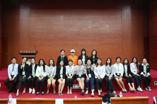 3 社理主席部长团合影 3 社理主席部长团合影