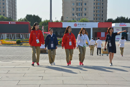 2 志愿者处助理 2 志愿者处助理