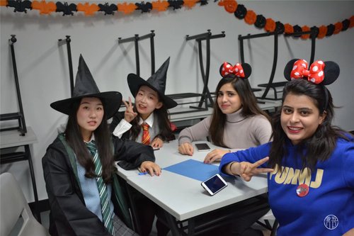 3.同学们正在倾听游戏规则 3.同学们正在倾听游戏规则