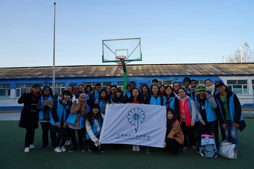 5志愿者们合影 5志愿者们合影