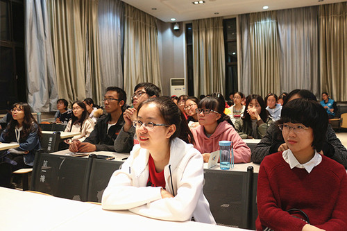 3认真听讲的同学 3认真听讲的同学