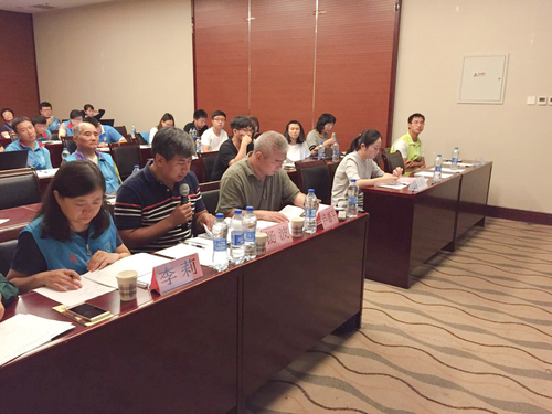 对各参赛项目进行点评打分 对各参赛项目进行点评打分