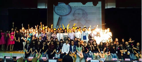 演职人员合影 演职人员合影