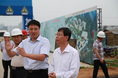 崔校长视察 崔校长视察
