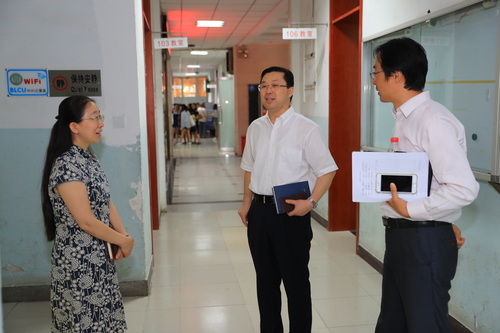 刘校长了解人文社会科学学部情况 刘校长了解人文社会科学学部情况