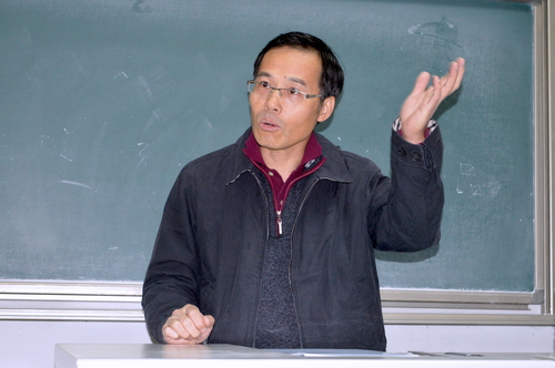 费伟伟老师讲课