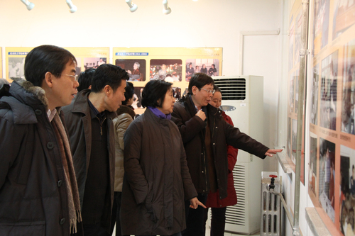 崔希亮校长讲述老照片 崔希亮校长讲述老照片