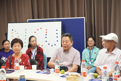 图7校友发言 图7校友发言