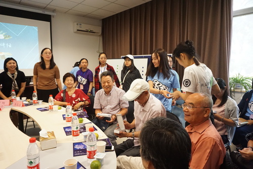 图13赠送纪念品 图13赠送纪念品