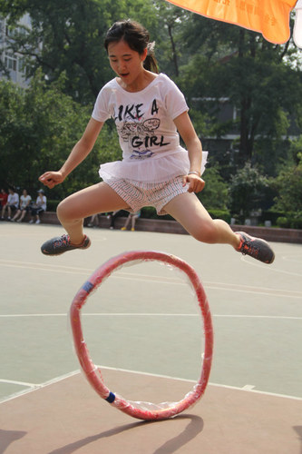 2 比赛场景之跳呼啦圈 2 比赛场景之跳呼啦圈