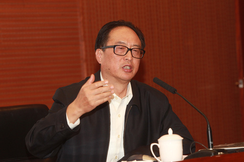 黄教授做主题报告 黄教授做主题报告