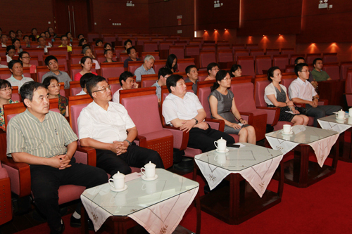 共同见证学部制改革迈出第一步 共同见证学部制改革迈出第一步