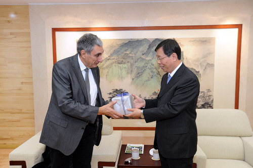 互送礼物 互送礼物