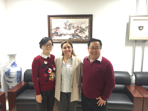 中东学院部分教师与以色列哈姆达博士合影 中东学院部分教师与以色列哈姆达博士合影