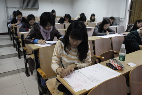 韩国考生考试中 韩国考生考试中
