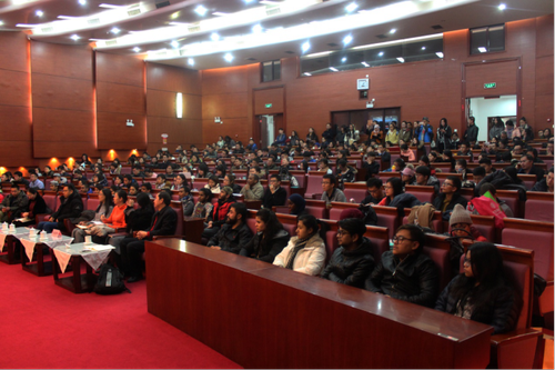 讲座现场座无虚席 讲座现场座无虚席