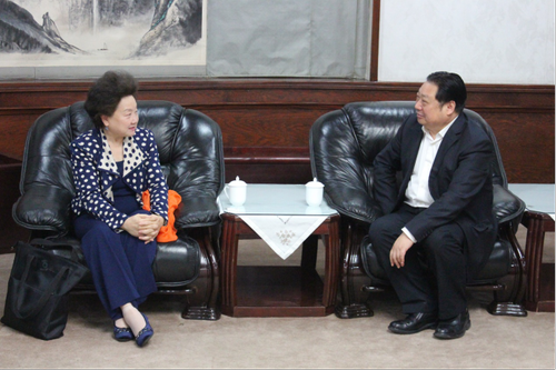 “大使看世界”系列讲座第五讲“大使夫人的公共外交”开讲(20170428)189 “大使看世界”系列讲座第五讲“大使夫人的公共外交”开讲(20170428)189