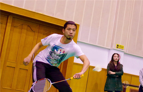 选手认真打球 选手认真打球