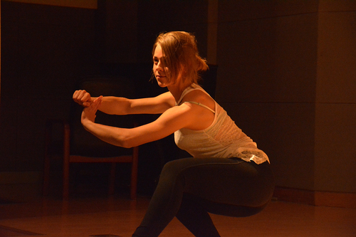 外国佳丽进行才艺展示 外国佳丽进行才艺展示