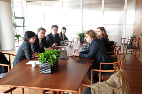 与波尔图大学会谈中 与波尔图大学会谈中