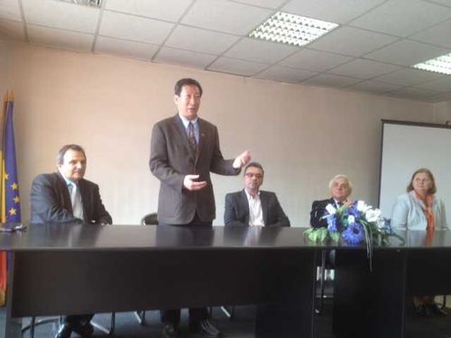 锡比乌孔子学院宋少峰院长发表讲话 锡比乌孔子学院宋少峰院长发表讲话