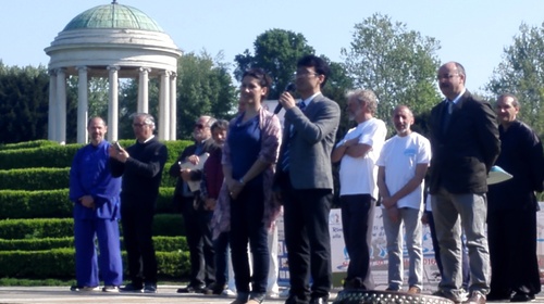 中国驻意大利米兰总领馆管海波领事在开幕式上致辞 中国驻意大利米兰总领馆管海波领事在开幕式上致辞