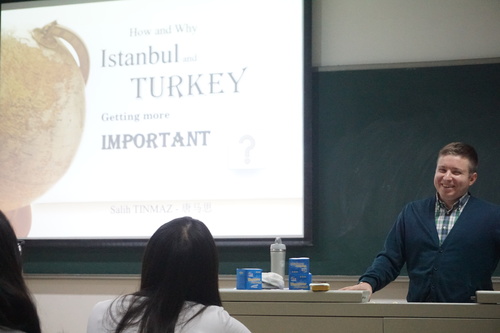 唐马思博士讲座中 唐马思博士讲座中