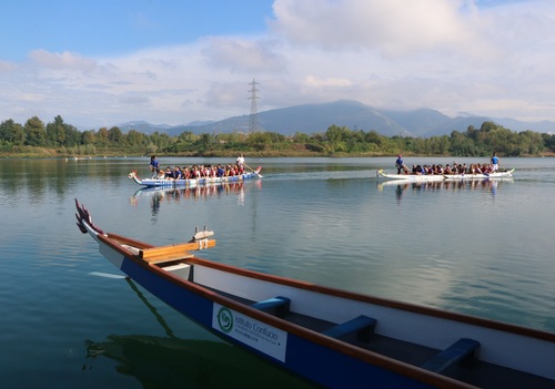 2学生在湖上训练 2学生在湖上训练