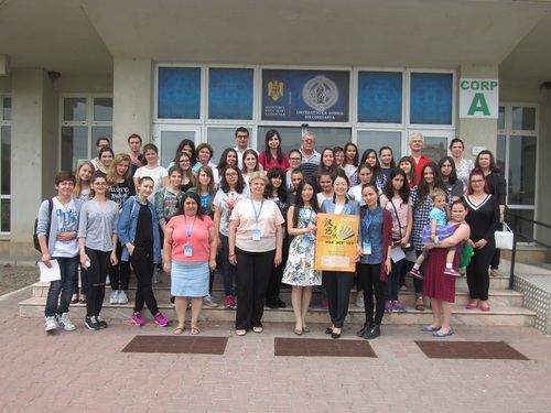 康斯坦察孔子课堂HSK二级考生合影 康斯坦察孔子课堂HSK二级考生合影