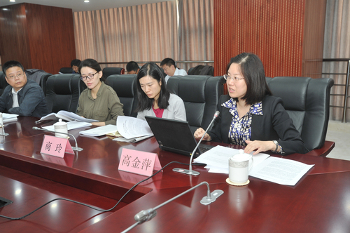 项目负责人高金萍教授汇报项目成果 项目负责人高金萍教授汇报项目成果