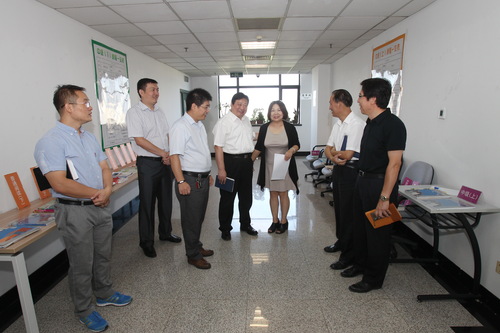 1李书记走访汉语进修学院 1李书记走访汉语进修学院