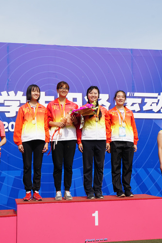 3、姜澜、危欢、曾银霞、张蓉获得女子4_400米第一名 3、姜澜、危欢、曾银霞、张蓉获得女子4_400米第一名