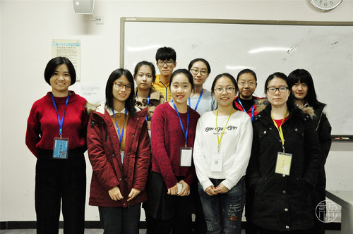 4学生会工作人员合影留念 4学生会工作人员合影留念