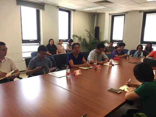 陈霞副校长介绍附中情况 陈霞副校长介绍附中情况