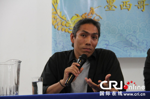 第二届“墨西哥国际诗歌节”主席曼努埃尔发言 第二届“墨西哥国际诗歌节”主席曼努埃尔发言