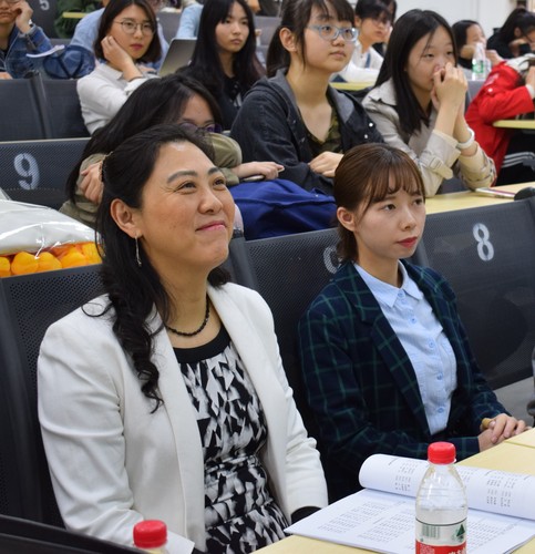 图3 外国语学部梁清副书记、东院辅导员袁红老师出席大会 图3 外国语学部梁清副书记、东院辅导员袁红老师出席大会