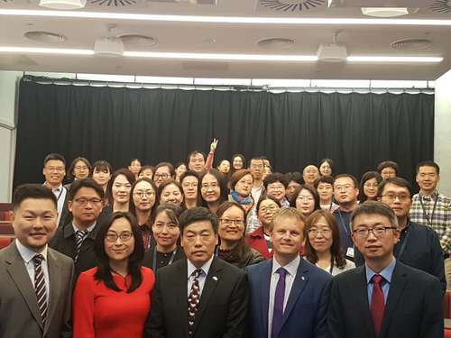 与会人员合影 与会人员合影