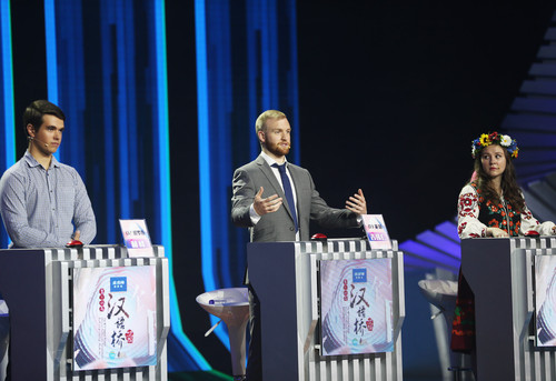 吉伟仁进行决赛“冲冠赛” 吉伟仁进行决赛“冲冠赛”