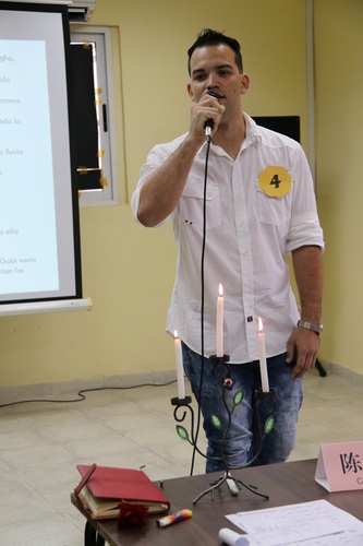 个人赛一等奖获得者黄龙深情朗诵《日记》 个人赛一等奖获得者黄龙深情朗诵《日记》