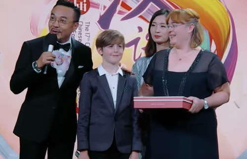 托比和妈妈在节目现场 托比和妈妈在节目现场