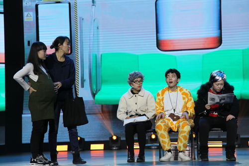 小品《地铁让座》 小品《地铁让座》