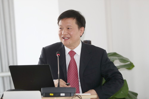 蒋洪新校长作主旨报告 蒋洪新校长作主旨报告