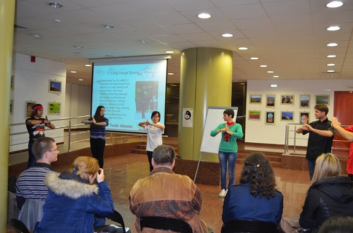 大家开始学习武术 大家开始学习武术