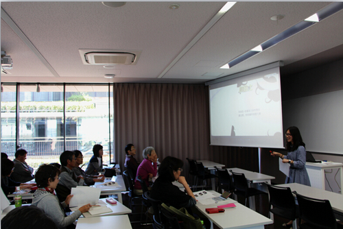 教师为大家介绍广东菜及广东小吃 教师为大家介绍广东菜及广东小吃