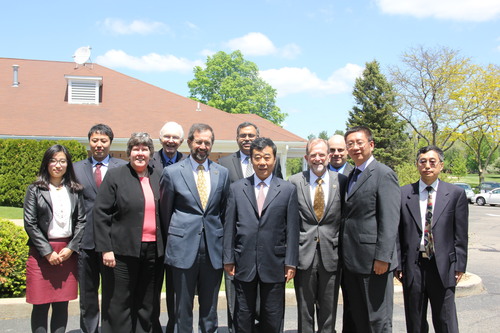 图片二:代表团与美国西密歇根大学校长、副校长等会后合影 图片二:代表团与美国西密歇根大学校长、副校长等会后合影
