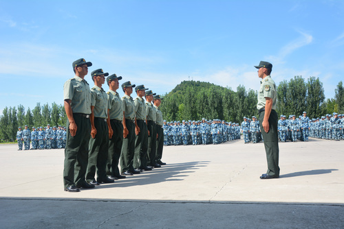 2.军事科目表演 2.军事科目表演