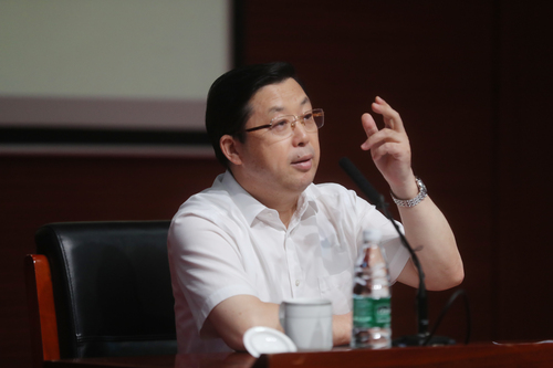 刘利校部署新学期工作