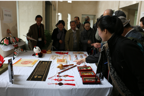 学院参观中国民间工艺品展览 学院参观中国民间工艺品展览